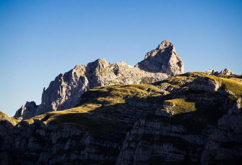 Mountain Houses Emilija