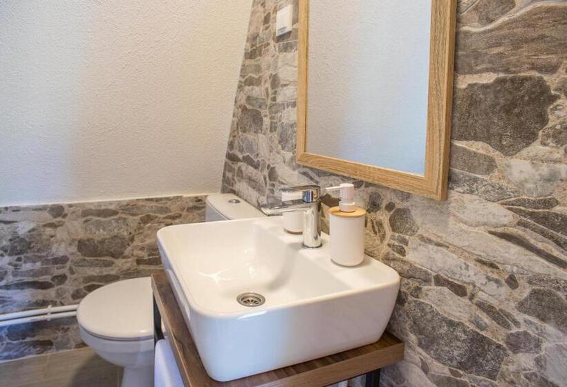 Mountain Houses Emilija