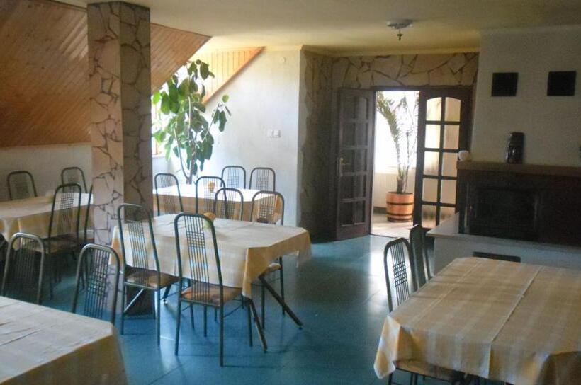 مبيت وإفطار Dudás Panzió