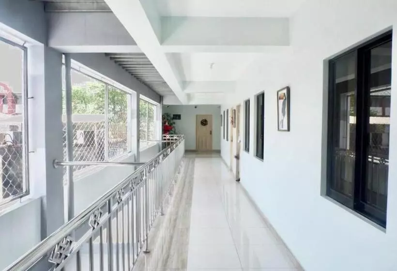 ベッドアンドブレックファースト Patricios Apartelle Taguig