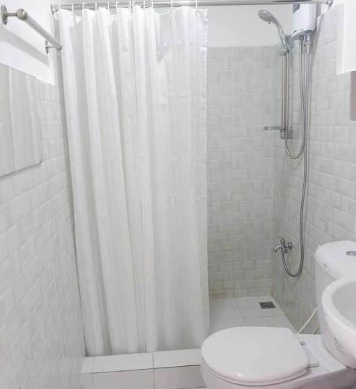 تختخواب و صبحانه Patricios Apartelle Taguig
