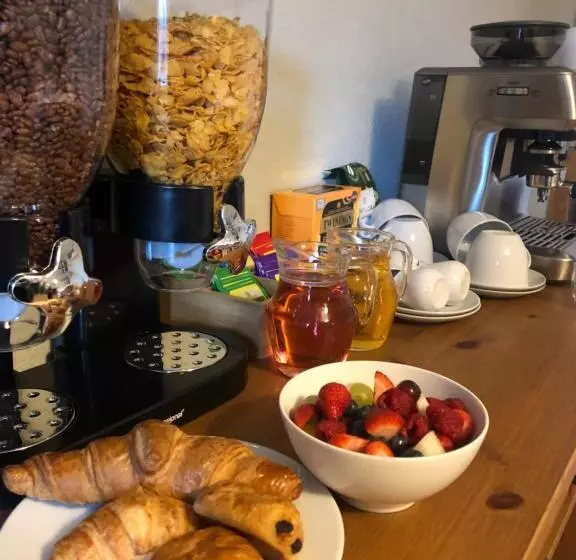 Aamiaismajoitus (B&B) Whinburn Guest House