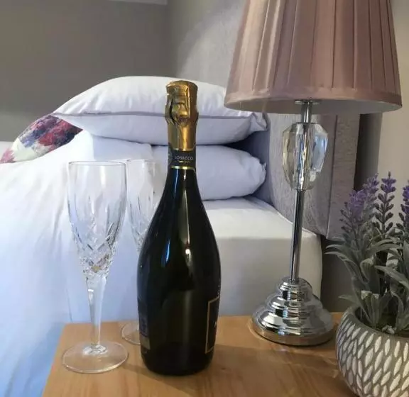 Aamiaismajoitus (B&B) Whinburn Guest House