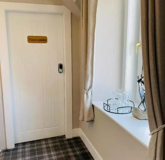 Aamiaismajoitus (B&B) Whinburn Guest House