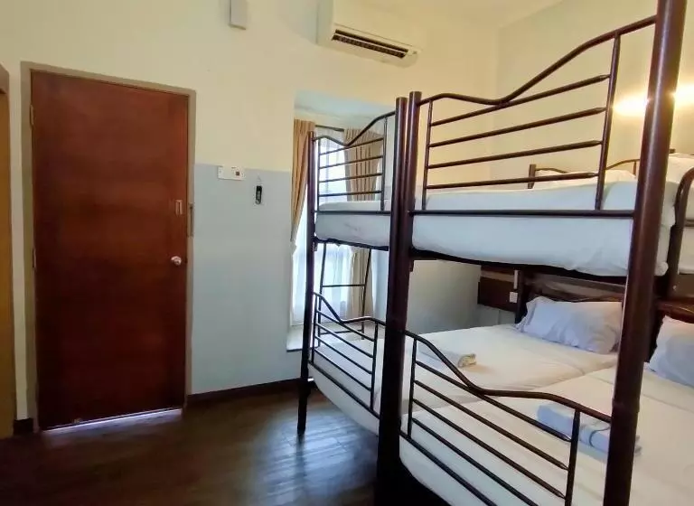 Cozzy Motel
