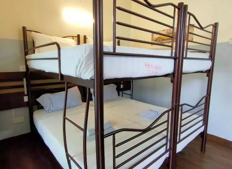 Cozzy Motel