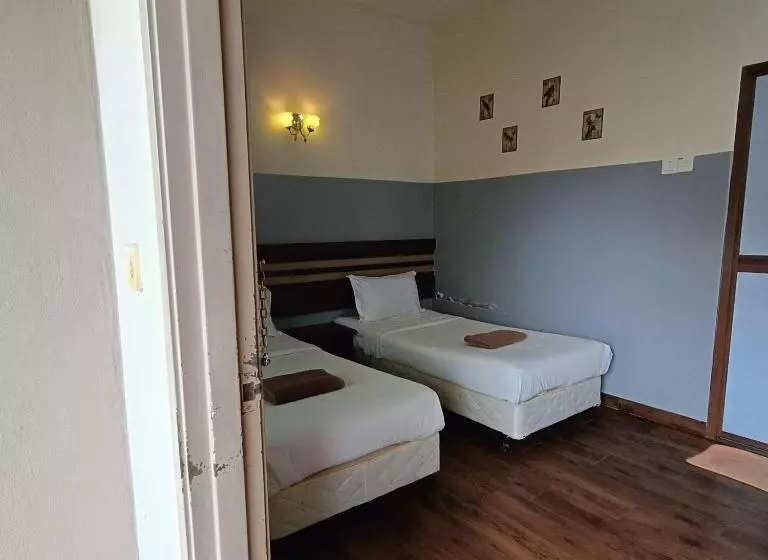 Cozzy Motel