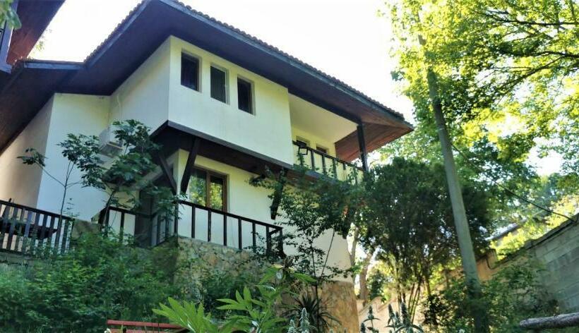 פנסיון ðšñšñ‰ð° ð·ð° ð³ð¾ññ‚ð¸ Satori Bor, ð’ð°ñ€ð½ð°