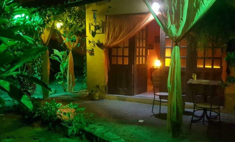 پانسیون Suítes Cocaia