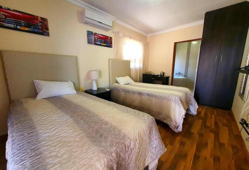 پانسیون Tenacity Guesthouse Riviera Park