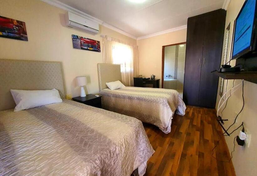 پانسیون Tenacity Guesthouse Riviera Park