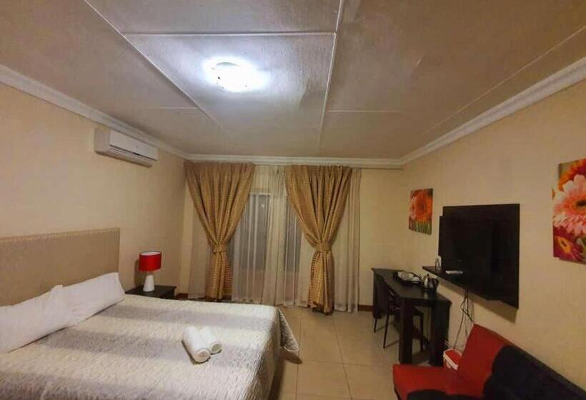 پانسیون Tenacity Guesthouse Riviera Park