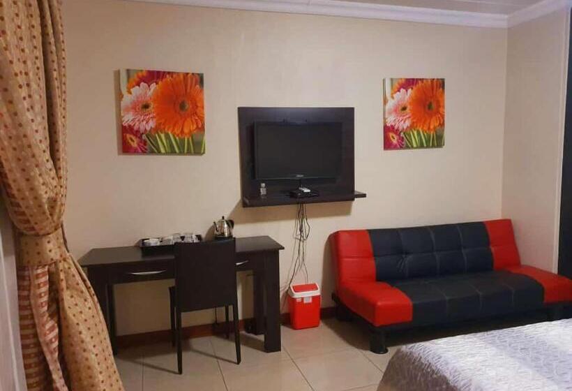 پانسیون Tenacity Guesthouse Riviera Park