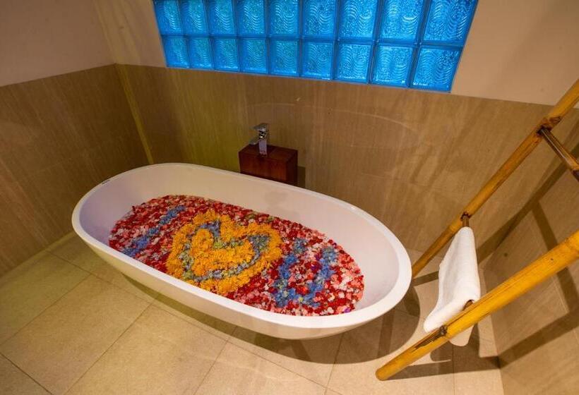 Курорт The Kirana Tembok