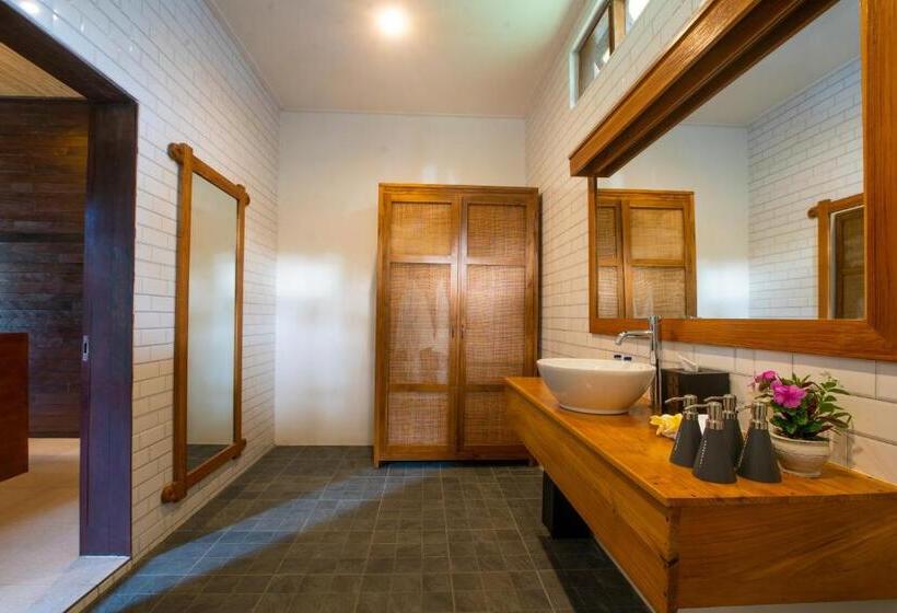 Курорт The Kirana Tembok