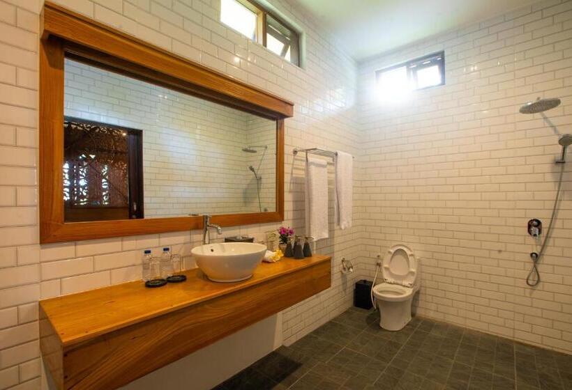 Курорт The Kirana Tembok