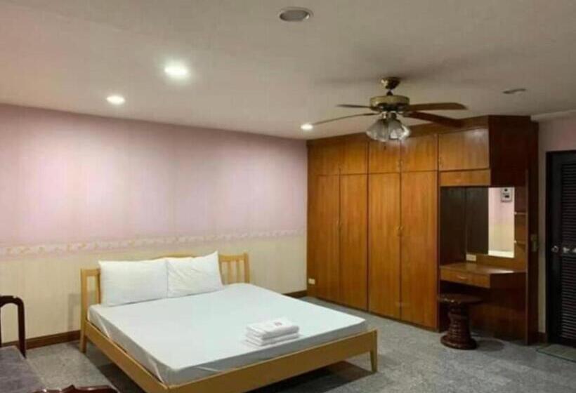 Hostel โชคชัยแมนชั่น บางบัวทอง