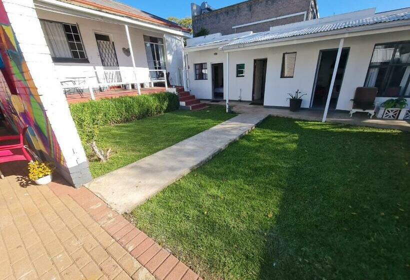 Общежитие Melville House