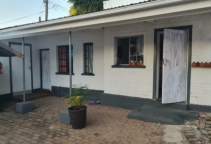 Общежитие Melville House