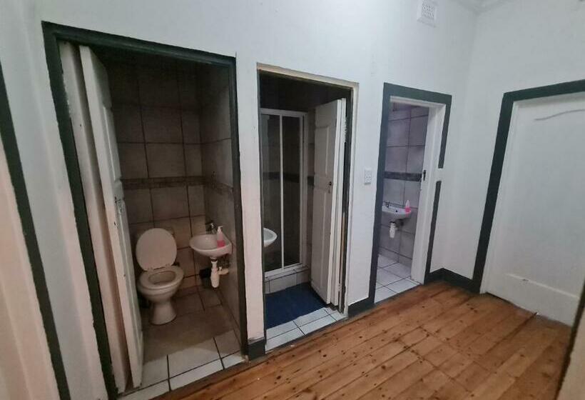 Общежитие Melville House