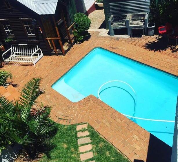 Общежитие Melville House