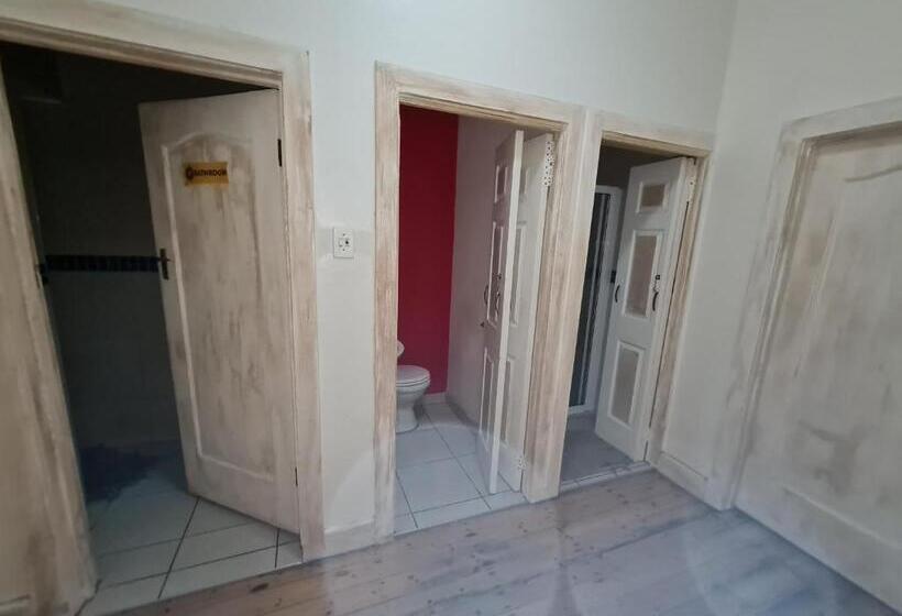 Общежитие Melville House