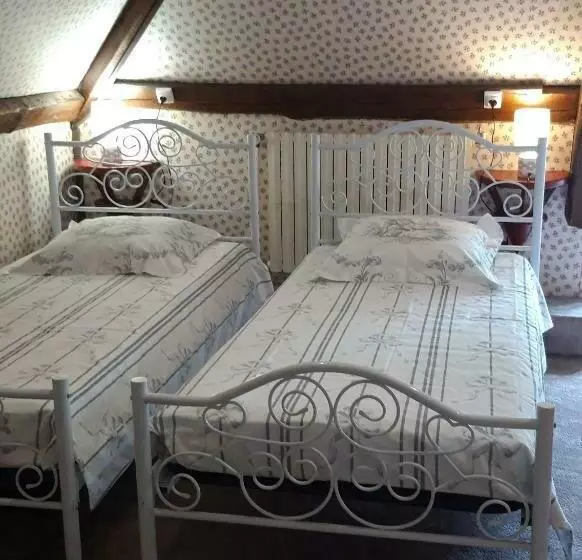 ベッドアンドブレックファースト Le Chalet Suisse   Chambre Aux Fleurs