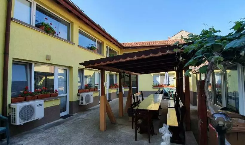 Majatalo къща славяни