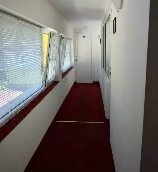 Majatalo къща славяни