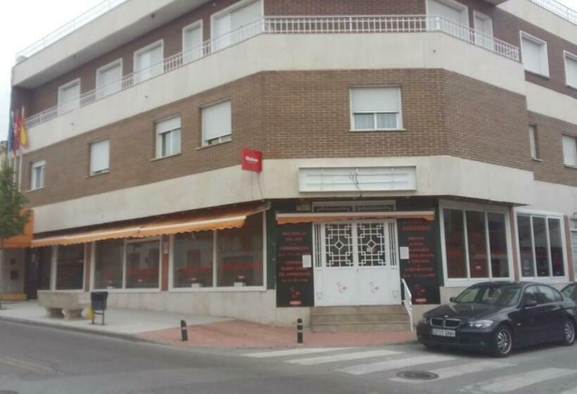 ペンション El Alamo Madrid