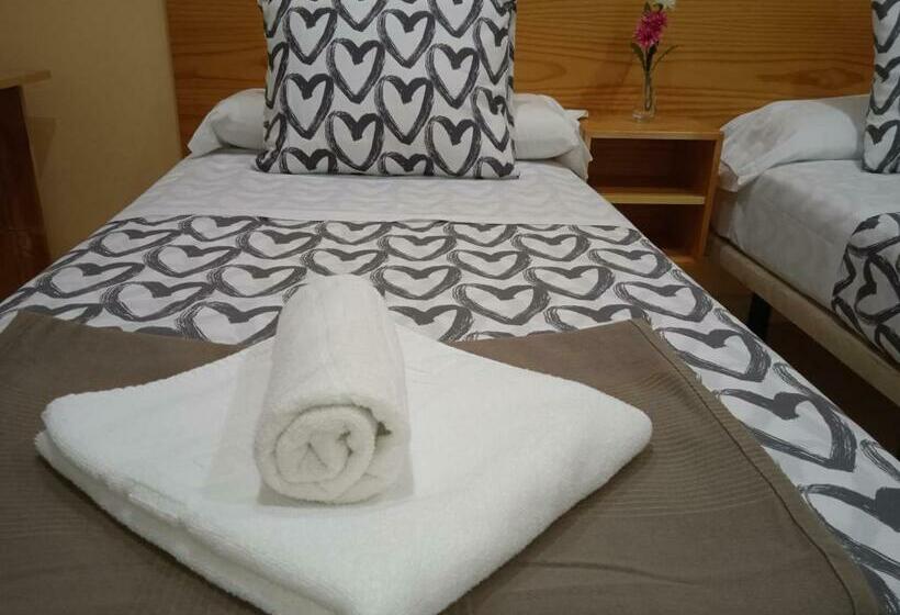 ペンション El Alamo Madrid