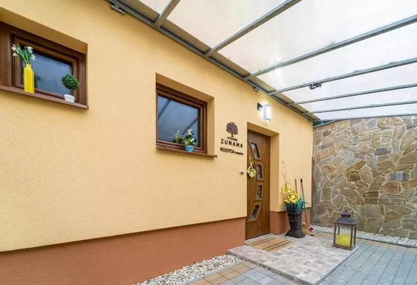 Majatalo Penzión Zunama