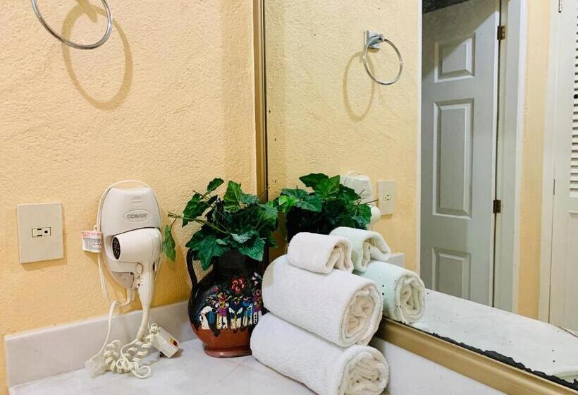 Villa Para 5 Personas 4 Adultos Y 1 Menor En Hotel Tsoro Ixtapa Wifi Gratis
