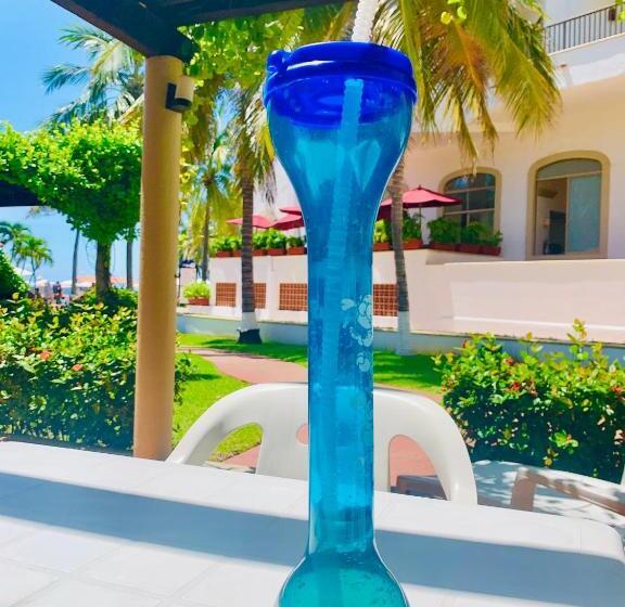 Villa Para 5 Personas 4 Adultos Y 1 Menor En Hotel Tsoro Ixtapa Wifi Gratis