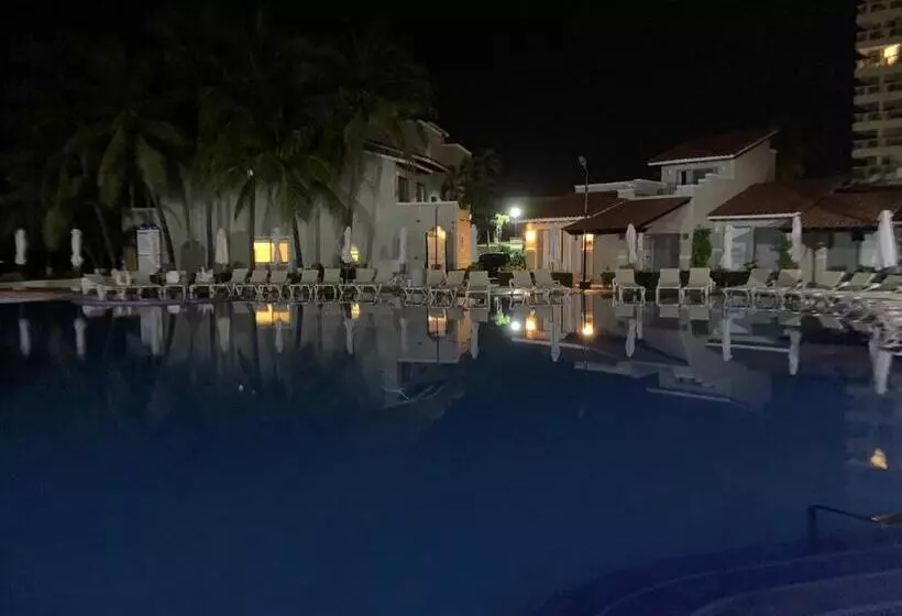 Villa Para 5 Personas 4 Adultos Y 1 Menor En Hotel Tsoro Ixtapa Wifi Gratis