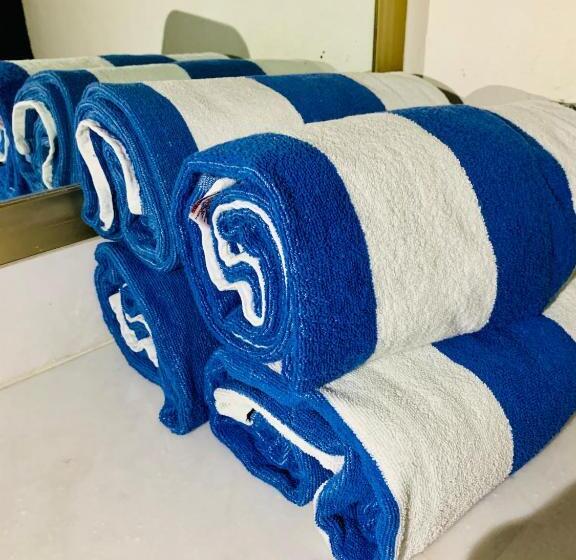 Villa Para 5 Personas 4 Adultos Y 1 Menor En Hotel Tsoro Ixtapa Wifi Gratis