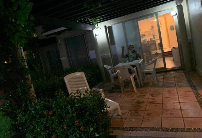Villa Para 5 Personas 4 Adultos Y 1 Menor En Hotel Tsoro Ixtapa Wifi Gratis
