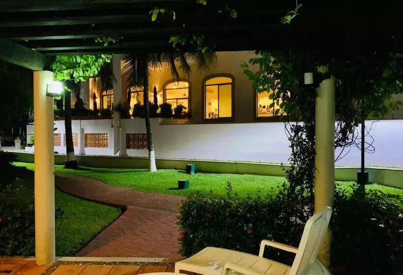 Villa Para 5 Personas 4 Adultos Y 1 Menor En Hotel Tsoro Ixtapa Wifi Gratis