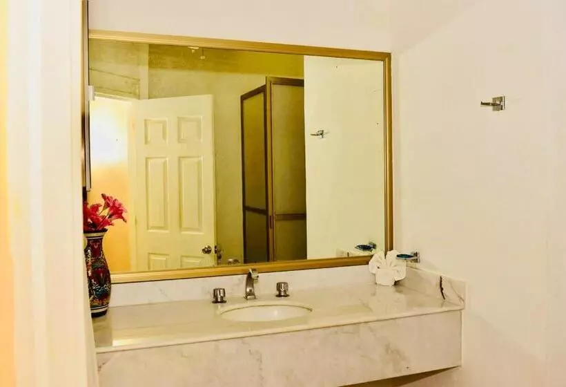 Villa Para 5 Personas 4 Adultos Y 1 Menor En Hotel Tsoro Ixtapa Wifi Gratis