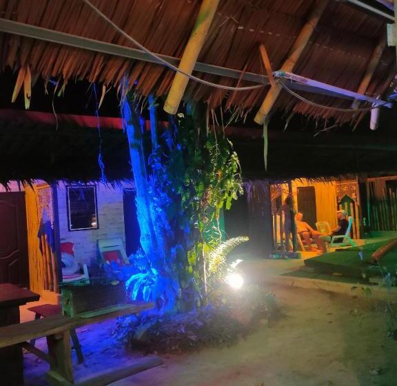 호스텔 Row House Long Beach