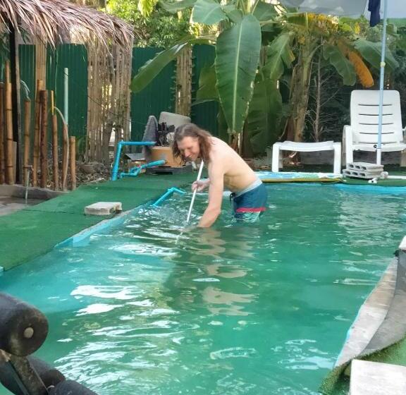 호스텔 Row House Long Beach