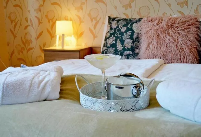 ベッドアンドブレックファースト Gyula Wellness Villa