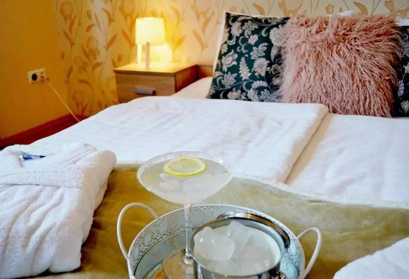 ベッドアンドブレックファースト Gyula Wellness Villa