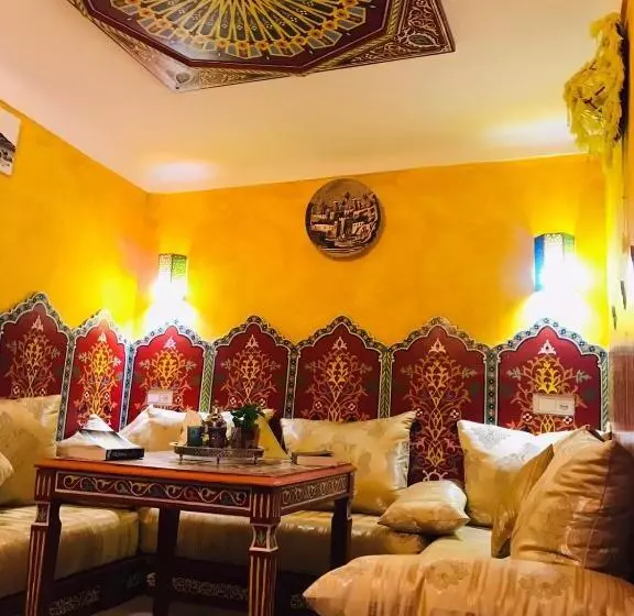 تختخواب و صبحانه Riad Dar Ouezzani