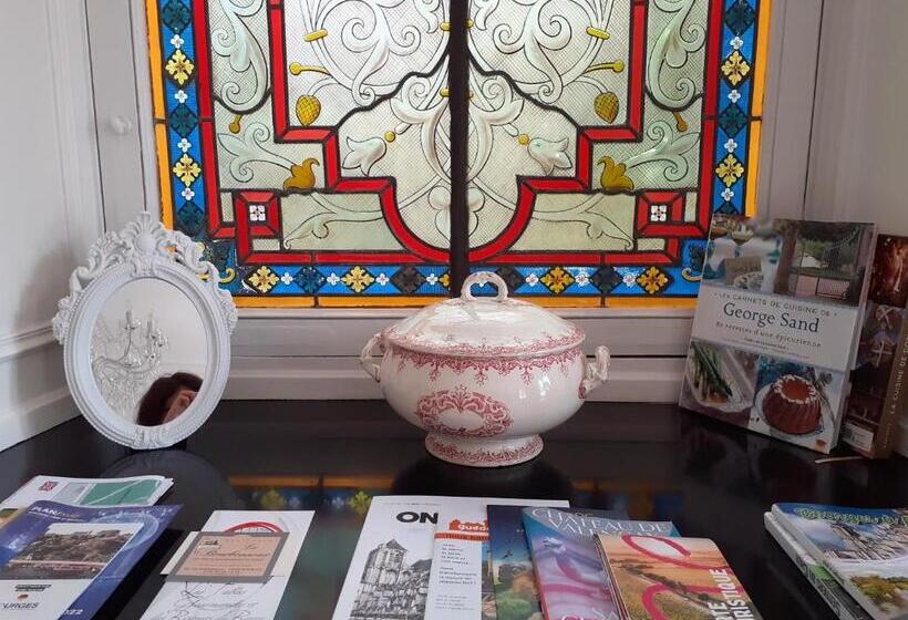 Clos Montcenoux, Au Coeur De Bourges