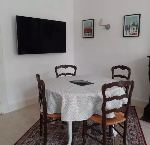 Clos Montcenoux, Au Coeur De Bourges