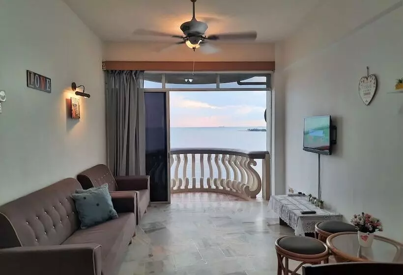 Maison Seaview Suites Port Dickson