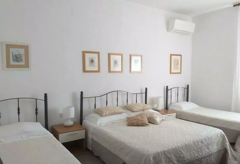 Hotelli Locanda Roma Sleep & Food