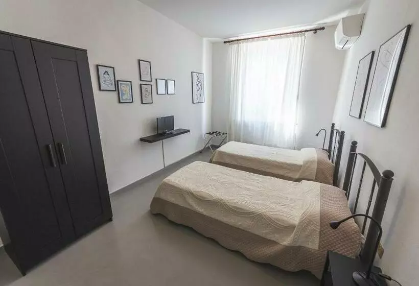 Hotelli Locanda Roma Sleep & Food