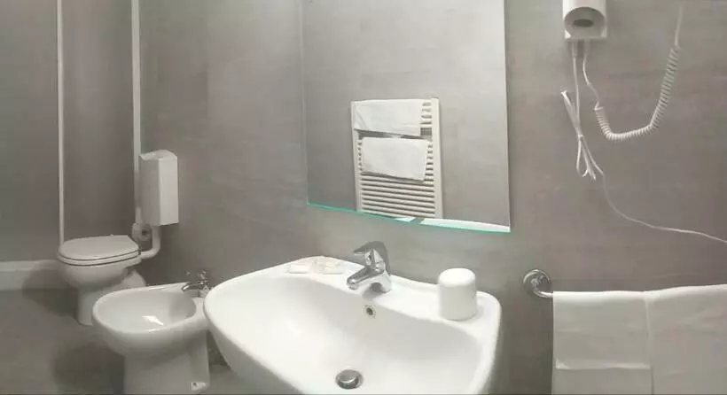 Hotelli Locanda Roma Sleep & Food